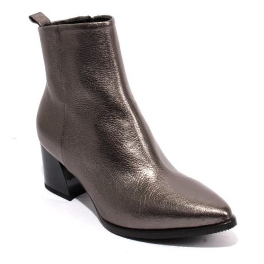 ITALIAN Gray Silver Leather Zip Heels Ankle Boots